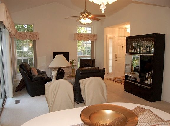 4th image of 434 Cromwell Cir Unit 4