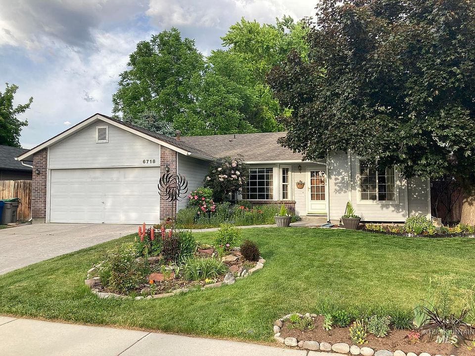 1st image of 6718 N Amesbury Way