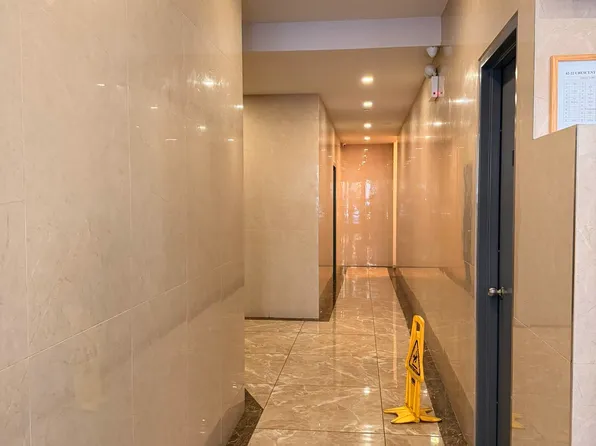 42-22 Crescent Street image 11 of 13