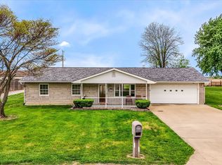 2207 S Fairview Dr, Shelbyville, IN 46176