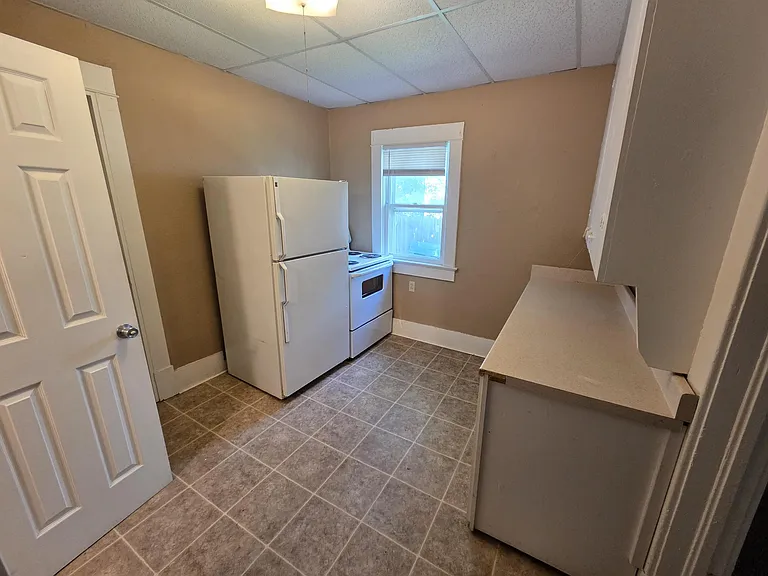 207 S Clarence St #A — Photo 3