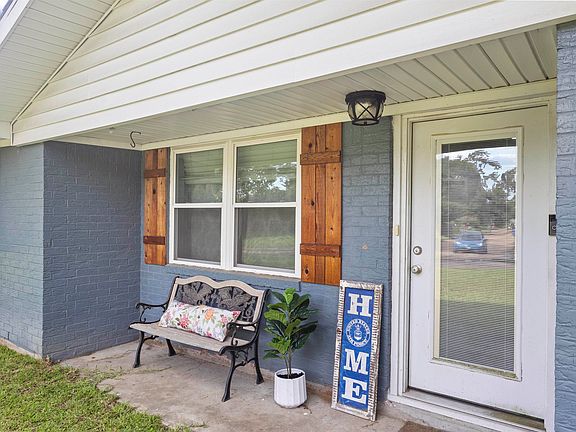 2nd image of 1790 Wexford Dr