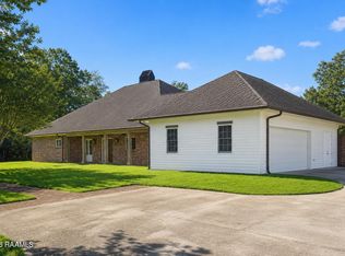 6021 Mermentau Dr, Youngsville, LA 70592