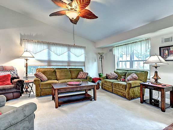 3rd image of 272 Glen Drive