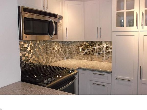 3rd image of 19301 Puritas Ave #1