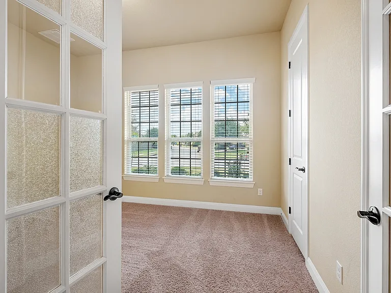 2921 Desert Candle Dr — Photo 5
