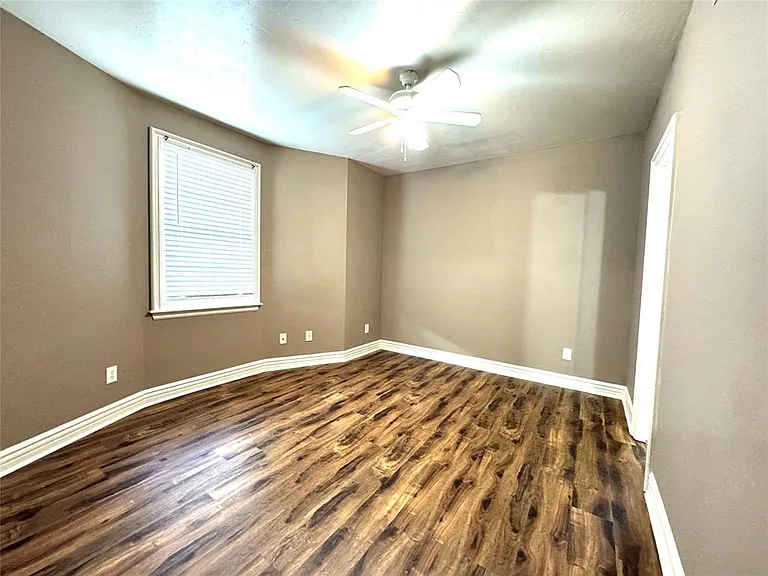 2937 Pioneer Ave — Photo 12