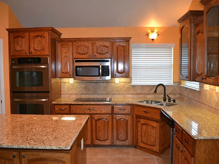 5612 Mosaic Trl — Photo 7