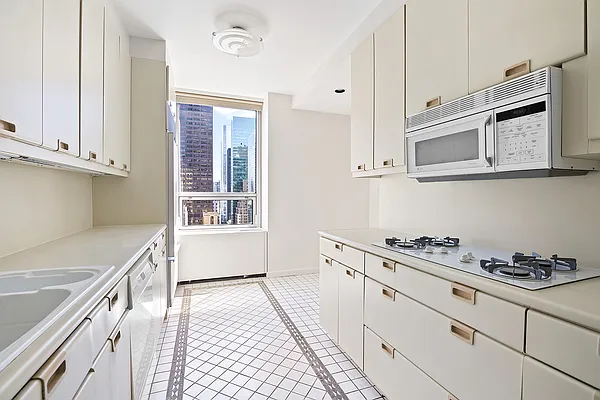 Rented by Compass | media 24