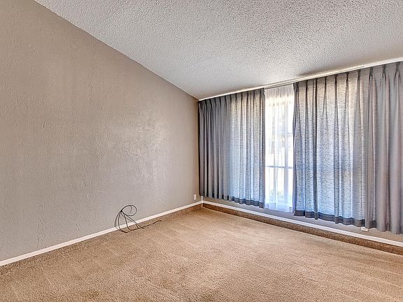 4th image of 5708 Creston Ave