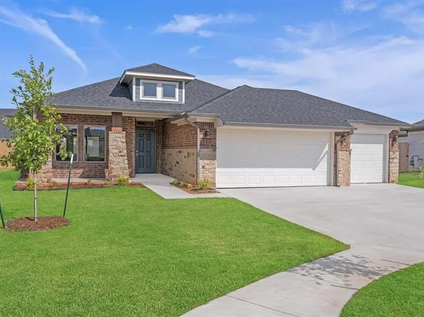 824 Parsons Dr, Mustang, OK 73099