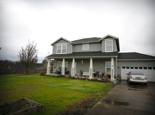 779 Umpqua View Dr, Roseburg, OR 97471