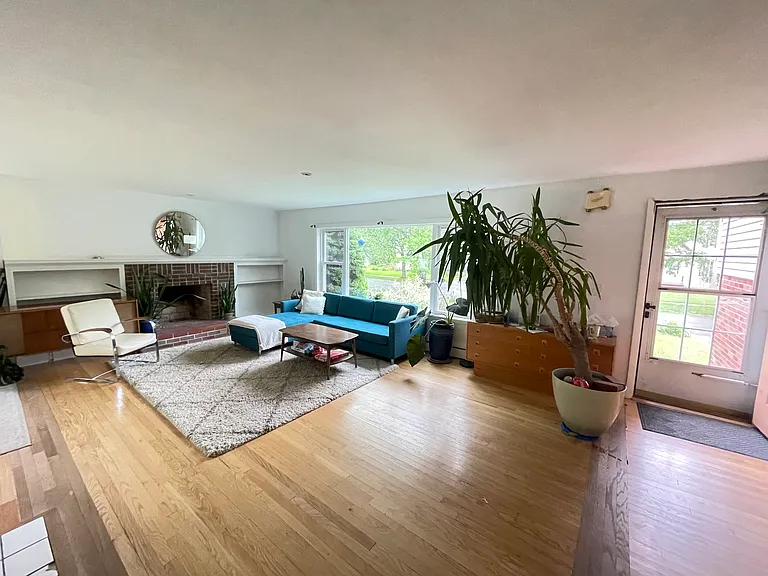 54 Bartley Ave — Photo 5
