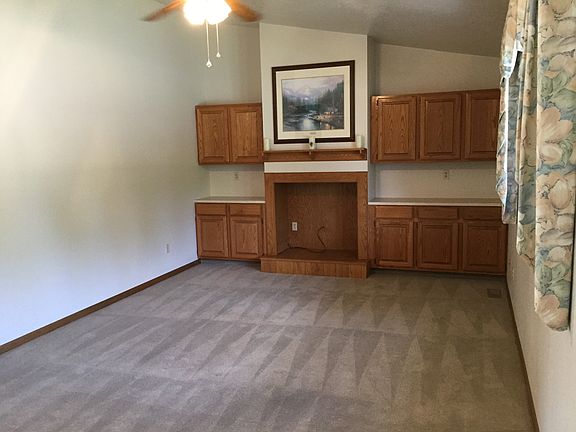 2nd image of 2205 Fairway Ln