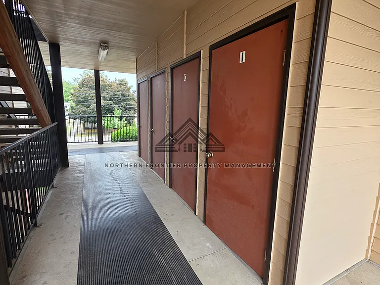 1410 S College Ave — Photo 20