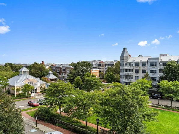 30 Freedom Way image 4 of 38