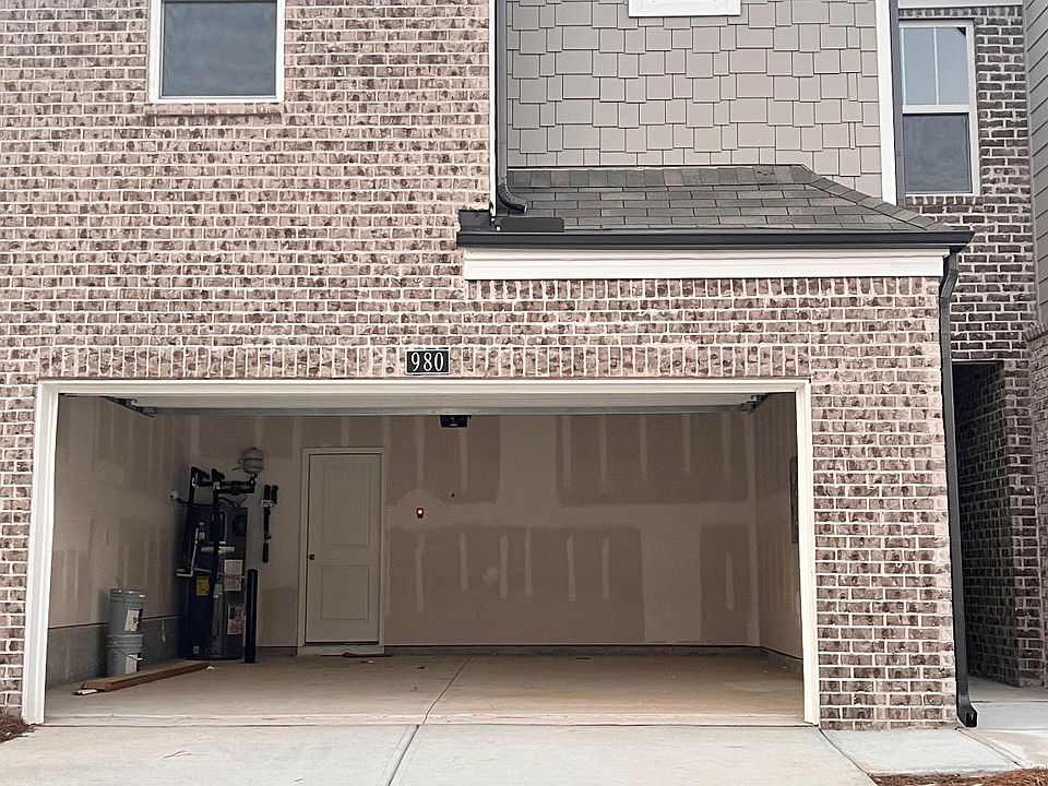 1st image of 980 Sunny Lake Dr