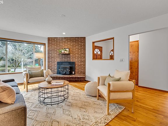 4th image of 6419 SE Clinton St