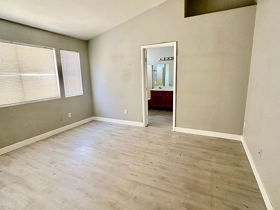 4th image of 9382 Cool Creek Ave