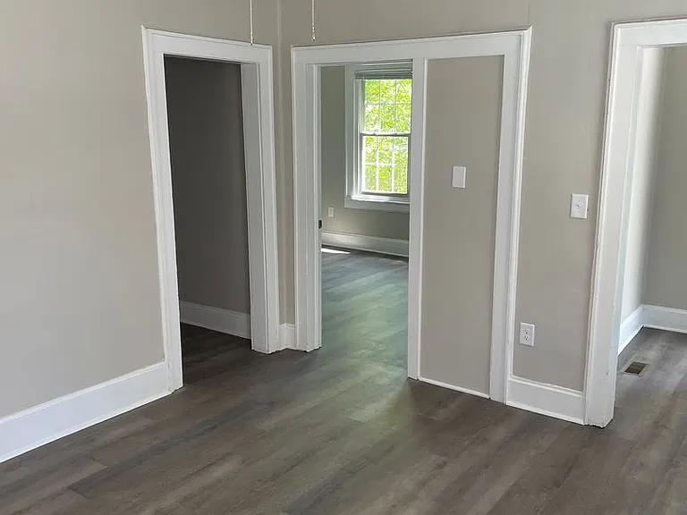 809 N Graham Ave — Photo 10