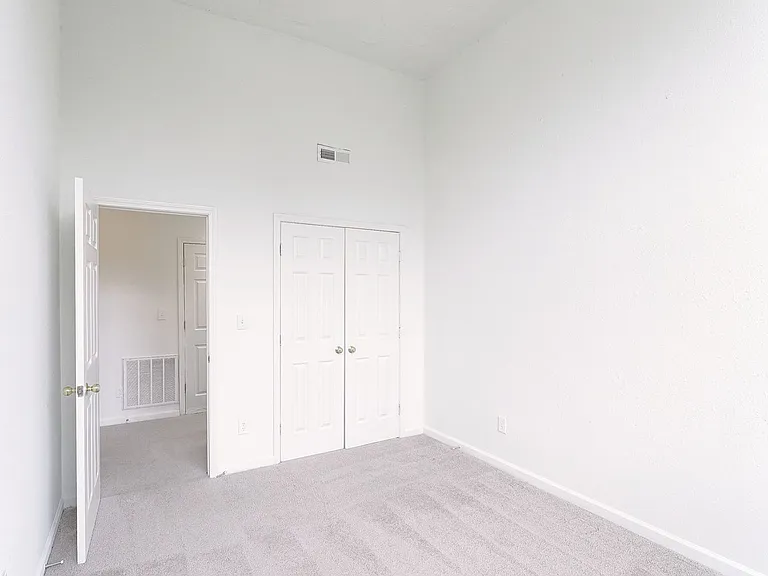 2201 Spring Garden St — Photo 44