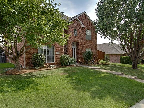 3rd image of 1461 Summerhill Dr
