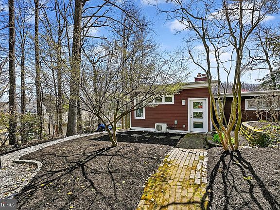 5th image of 3516 Loch Haven Dr