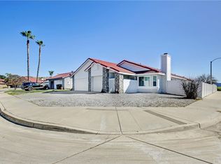 1055 Gneiss Ct, Hemet, CA 92543