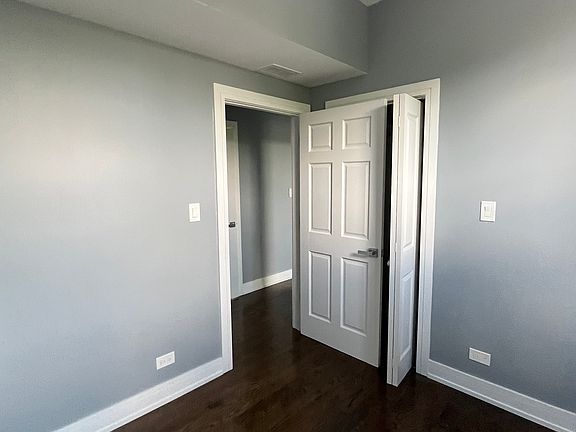 5th image of 4931 S Artesian Ave APT 3