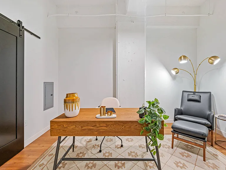 The Victor Luxury Apartments — Photo 11