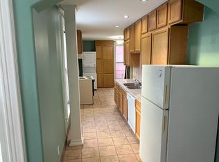 15 Vine St APT 1, Auburn, ME 04210