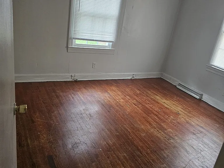 1507 Darden St — Photo 2