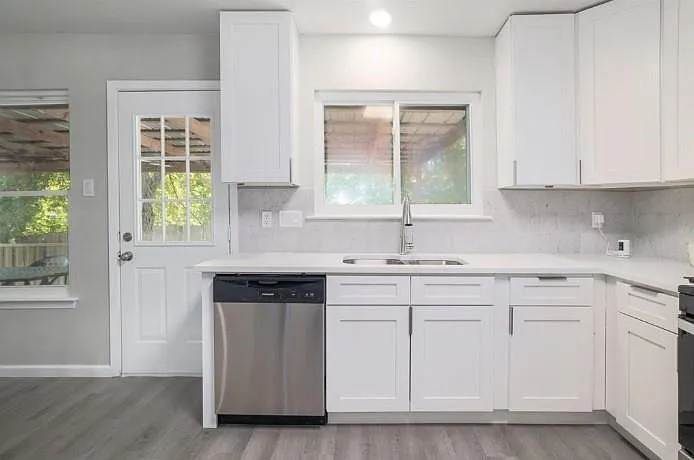 2121 Trede Dr — Photo 9