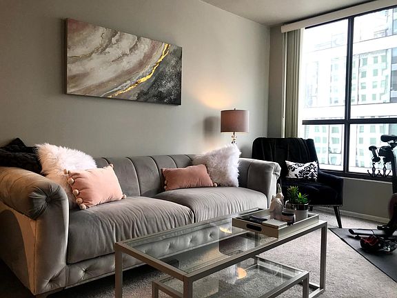 3rd image of 405 N Wabash Ave Unit 604