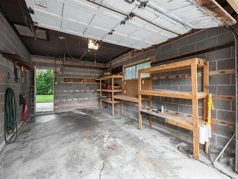 413 E Atwater Ave — Photo 43