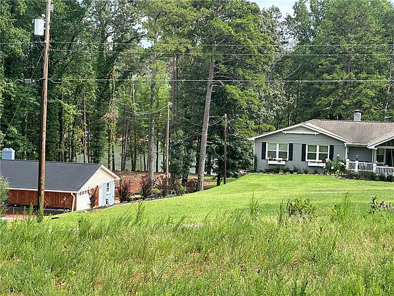 2nd image of 101 Marian Dr