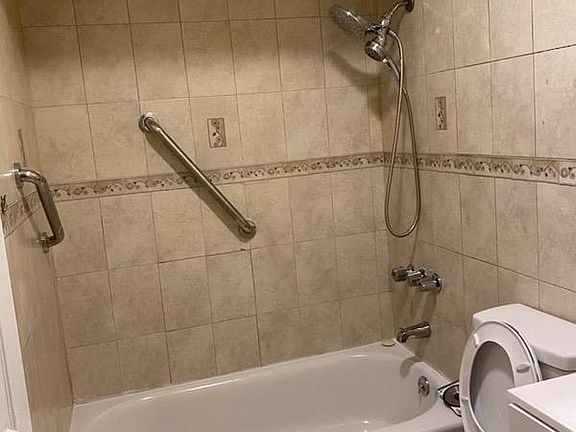 4th image of 68 Darnell Ln