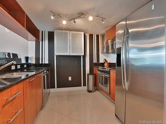 5th image of 1800 N Bayshore Dr APT 3611
