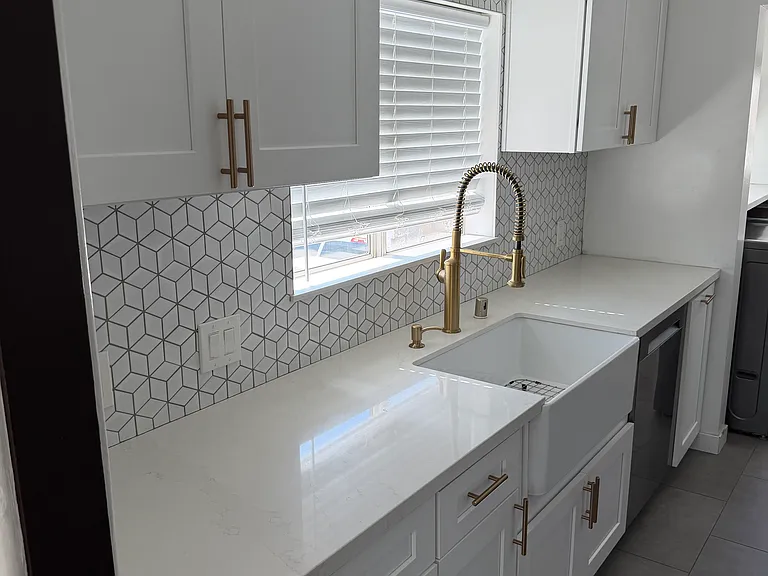 5606 Meade Ave — Photo 3