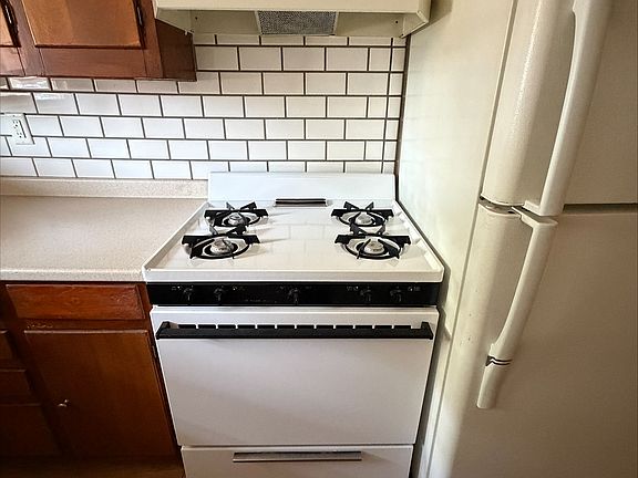 3rd image of 885 Wyoming Ave APT 4