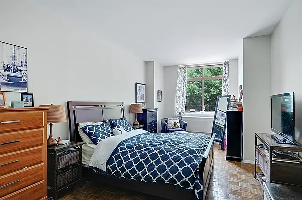 Sold by Corcoran | media 8
