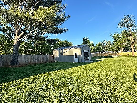3rd image of 3470 Martha Dr
