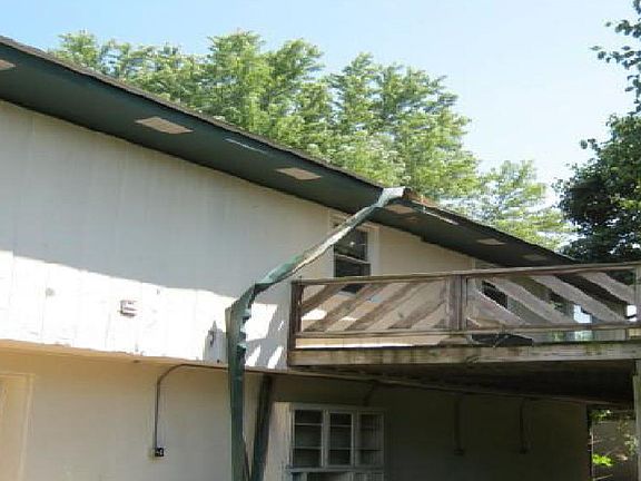 3rd image of 132 Valley View Dr