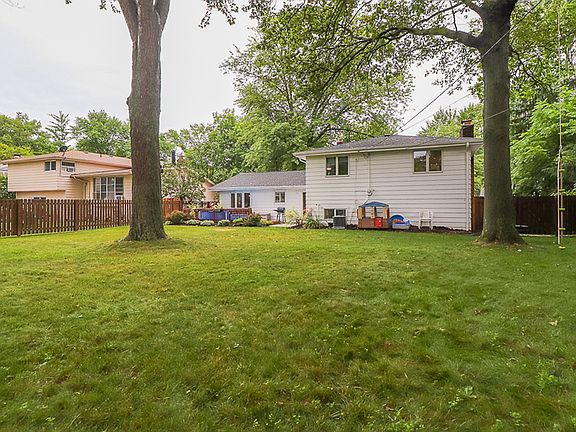 5th image of 6165 Sherwood Dr