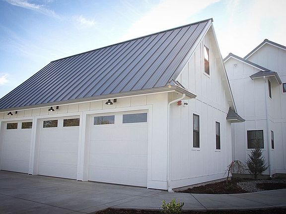 4th image of 11223 238th Avenue Ct E