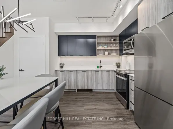 2300 Saint Clair Ave W #103, Toronto, ON M6N 1K8
