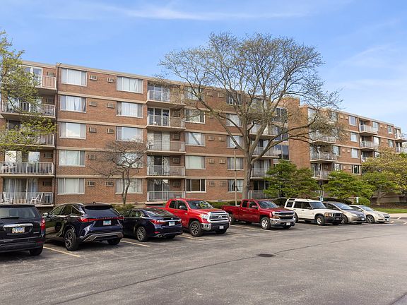 2nd image of 2222 S Stewart Ave APT 2F