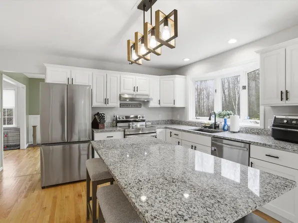 10 Upton Road, Mont Vernon, NH 03057