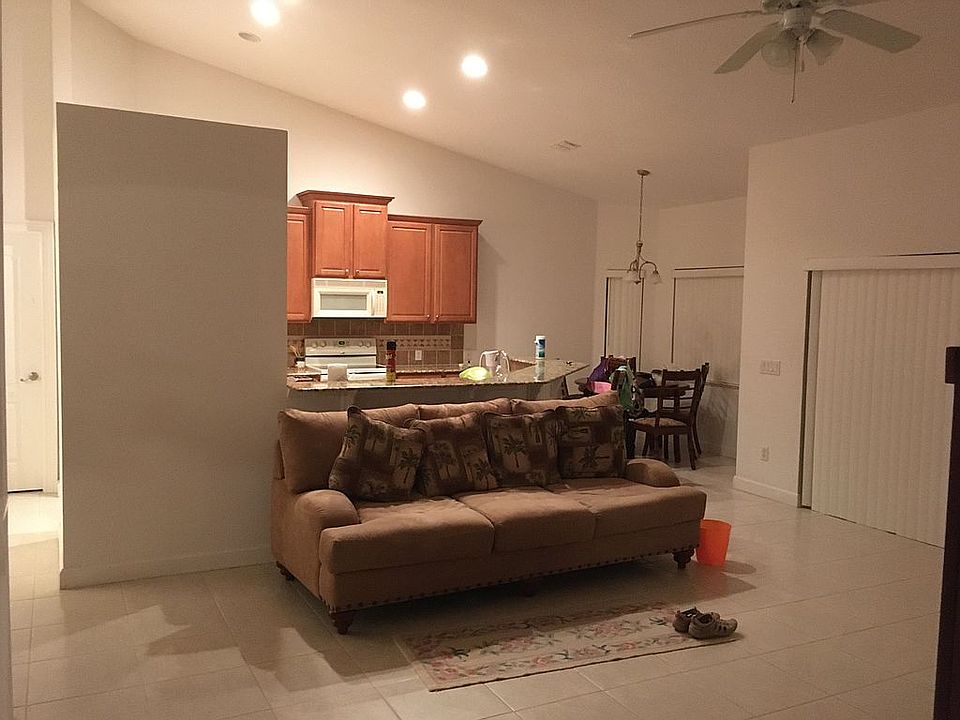 1st image of 879 SE Sweetbay Ave