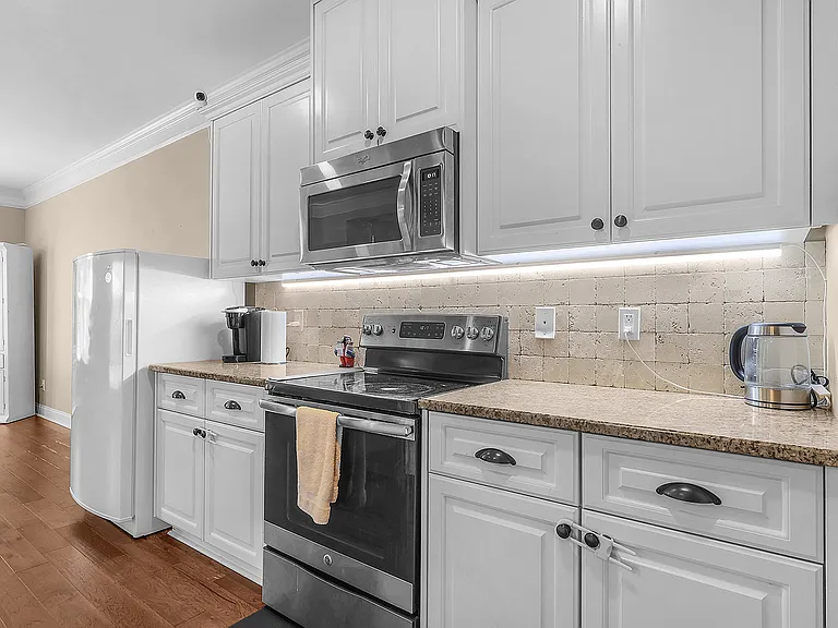 113 Greystone Dr — Photo 15